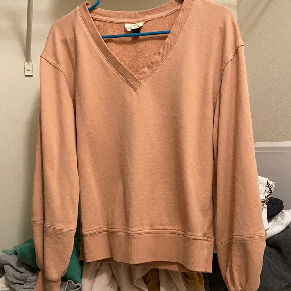 Universal thread v neck sweater size XS